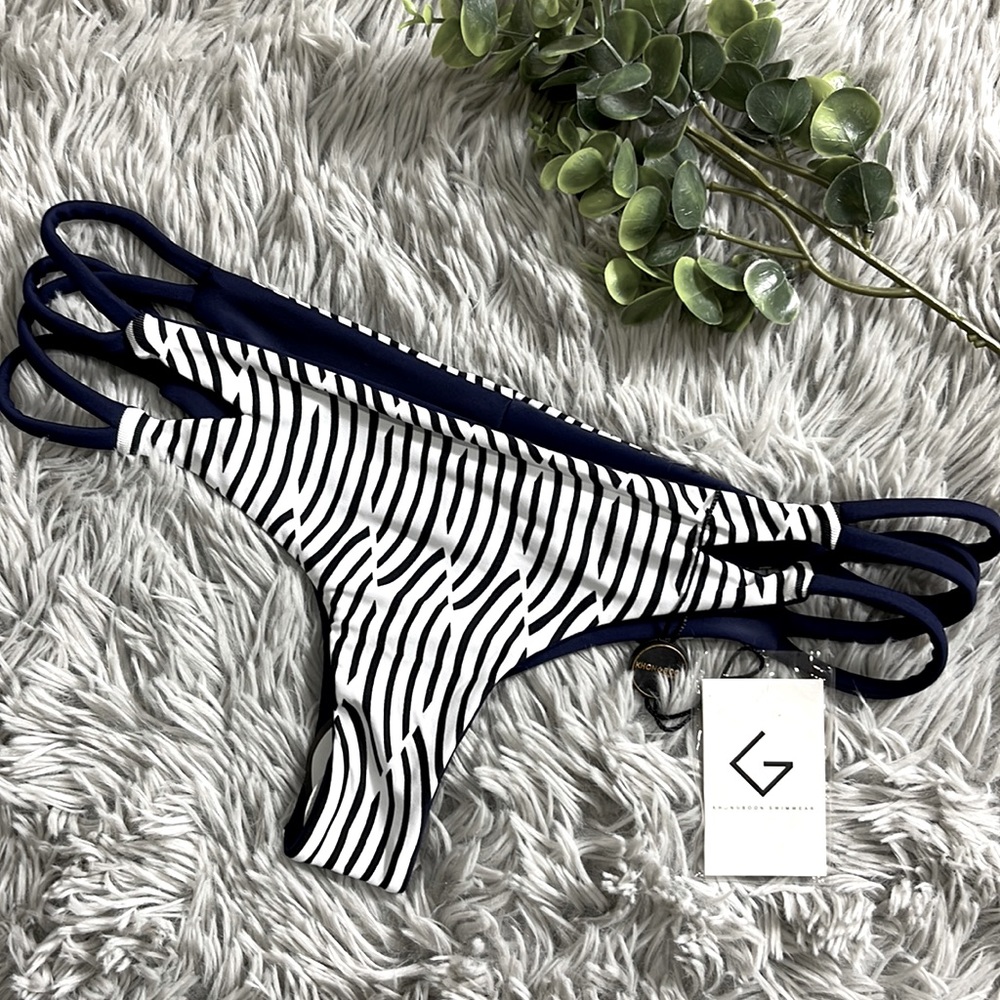 NWT black, white and blue pattern thong bikini bottoms size S.